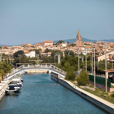 Appart' Au Port Appartement Fréjus Buitenkant foto