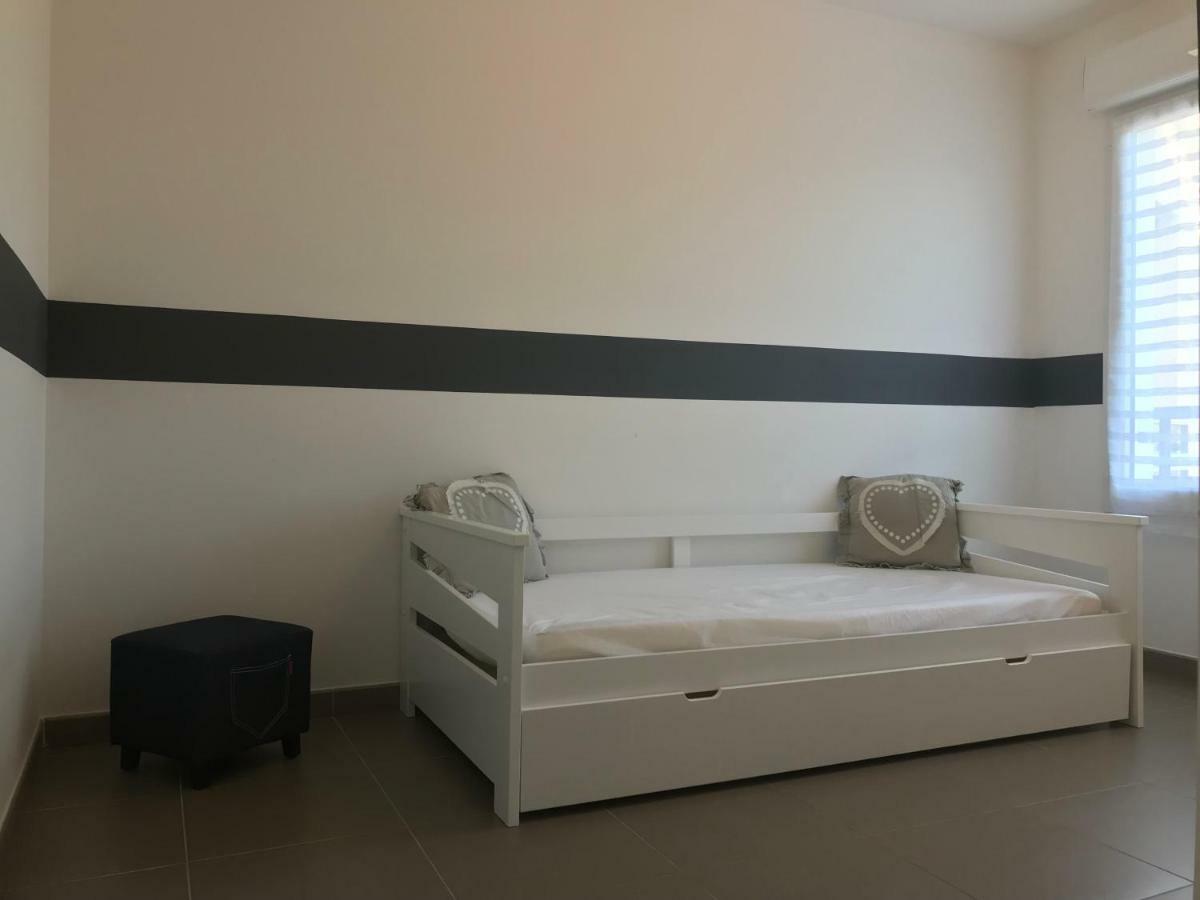 Appart' Au Port Appartement Fréjus Buitenkant foto